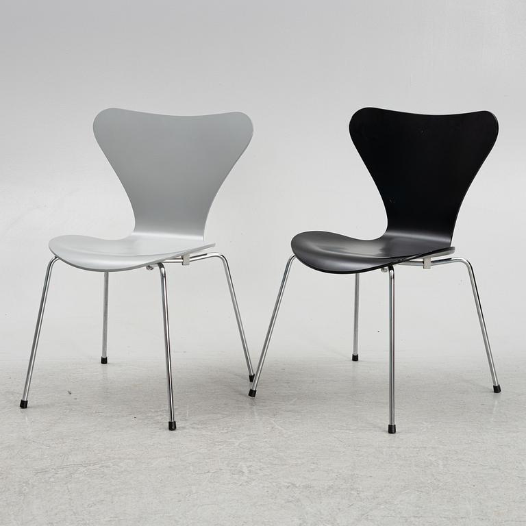 Arne Jacobsen, stolar, 8 st, "Sjuan", Fritz Hansen, Danmark 1997.