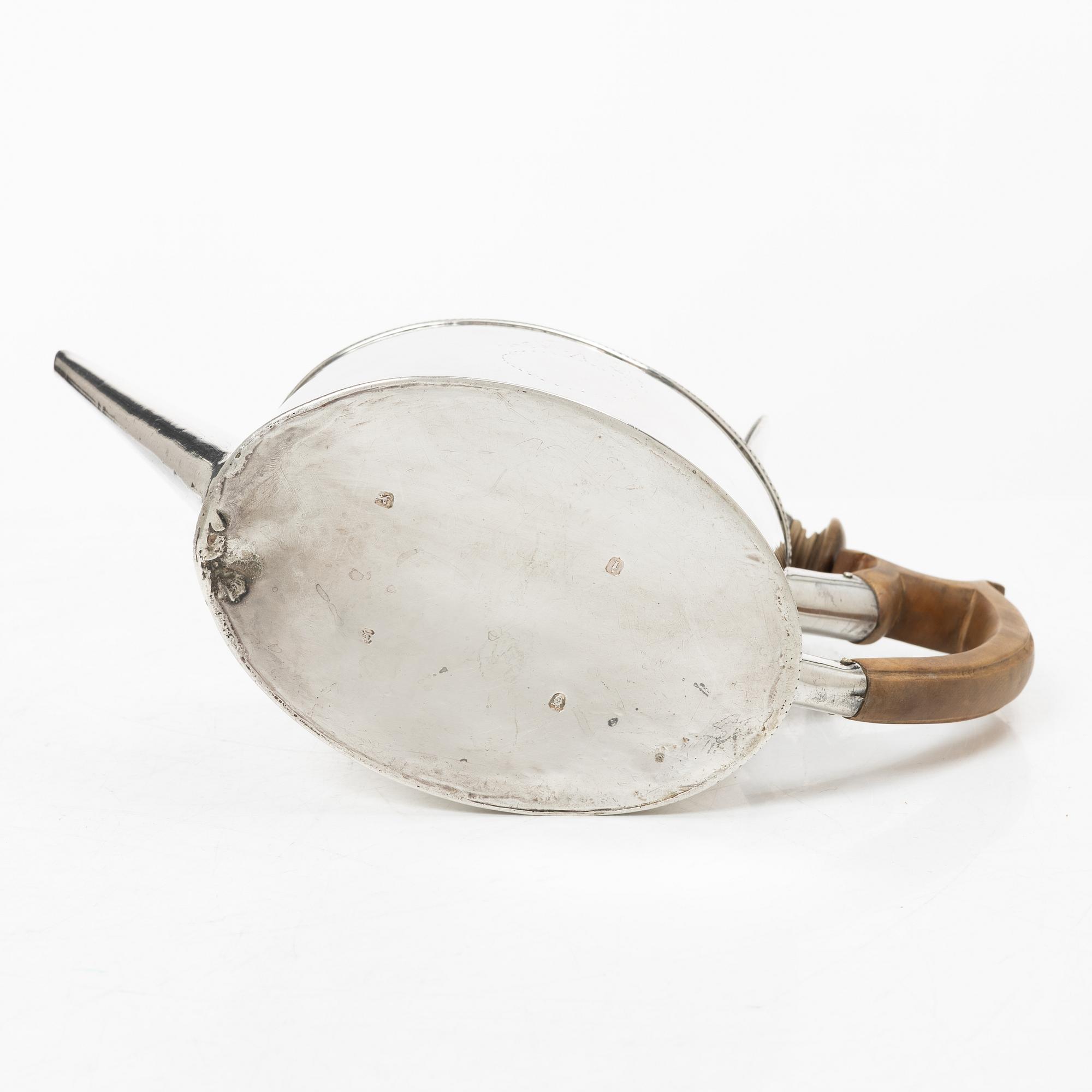 Tekanna, silver, London 1784.