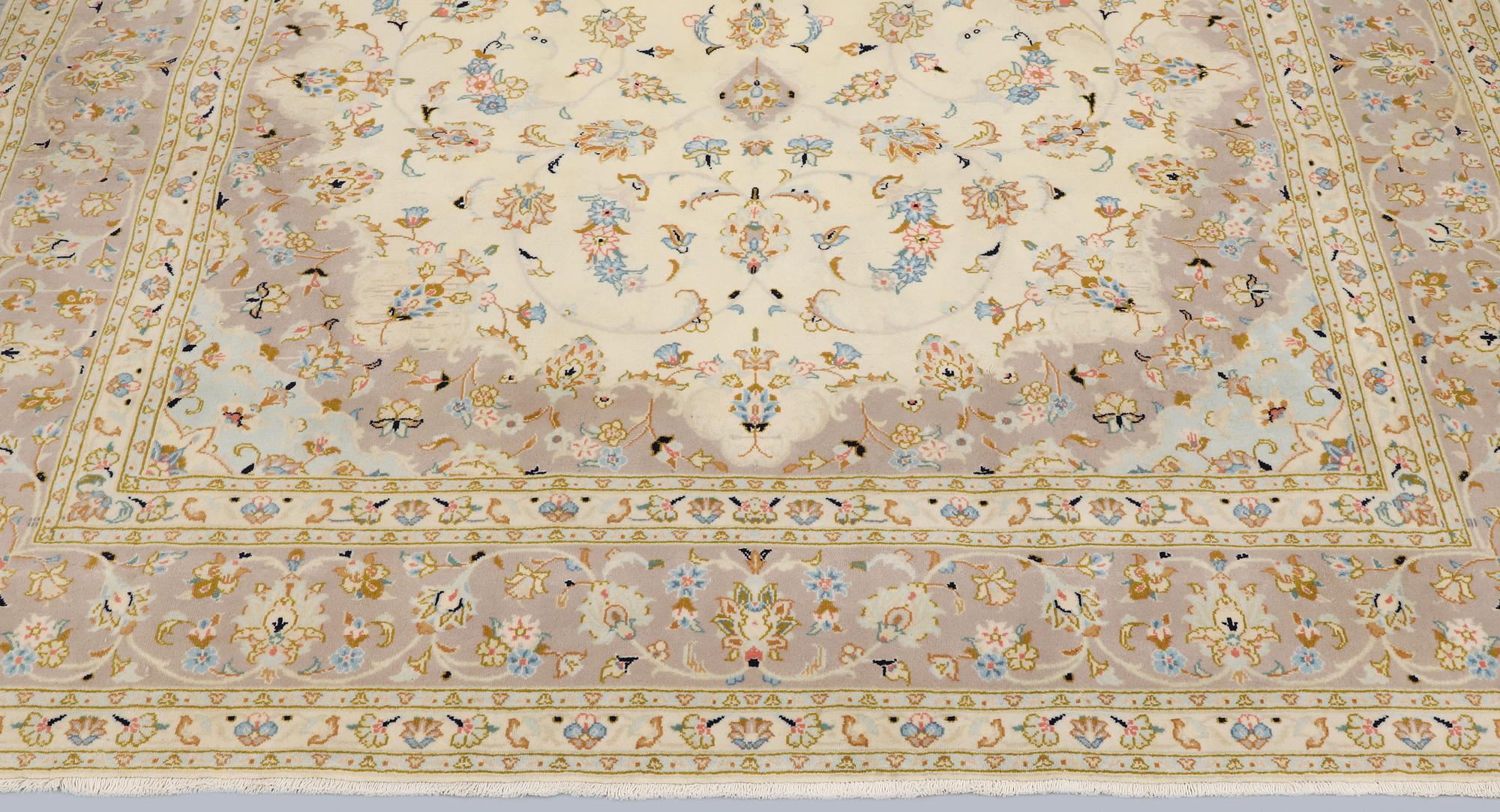A Keshan carpet, approx. 300 x 206 cm.