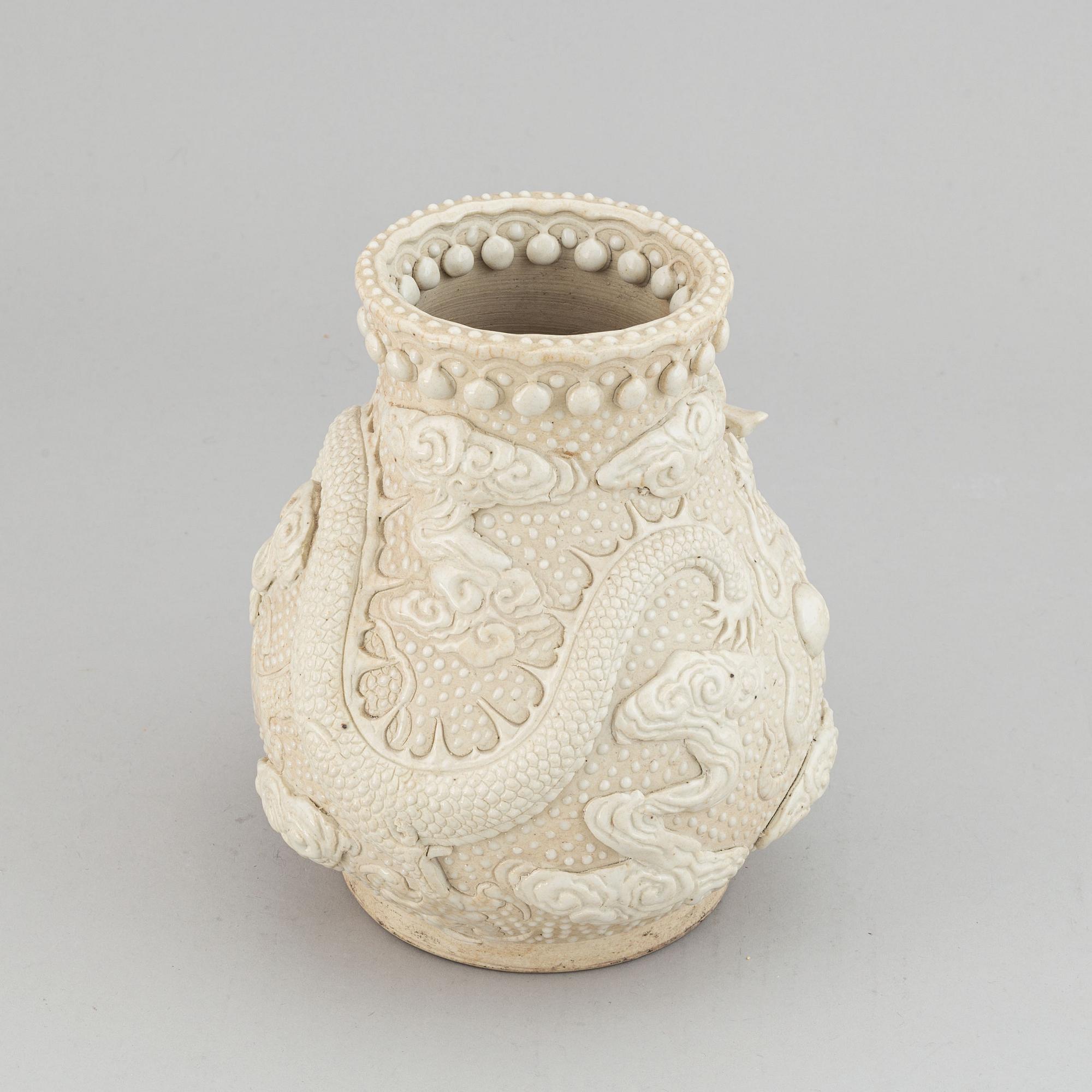 A Chinese vases, early 20th Century.