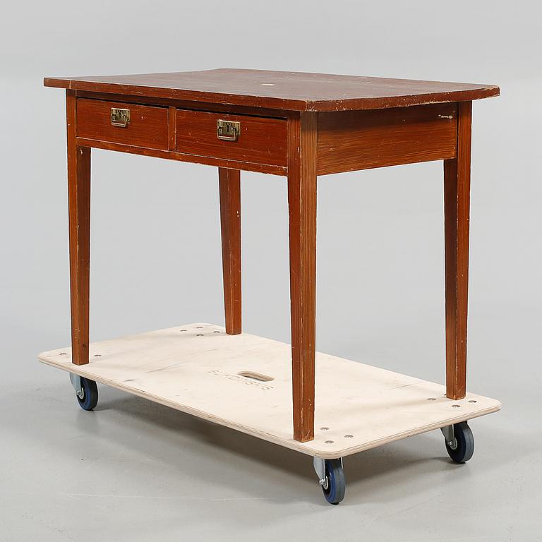 SKRIVBORD, jugend, 1900-talets första hälft.