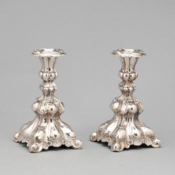 LJUSSTAKAR, ett par, silver barockstil. Svenska importstämplar 830, 1900-tal.