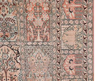 Matta, silke Kashmir, ca 302 x 221 cm.