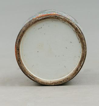 GOLVVAS, porslin, Kina, 1800-/1900-tal.