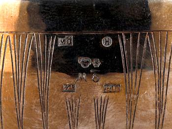 SKÅL MED LOCK, sterlingsilver, Martin Öhman, Halmstad 1979. Totalvikt ca 230 gram.