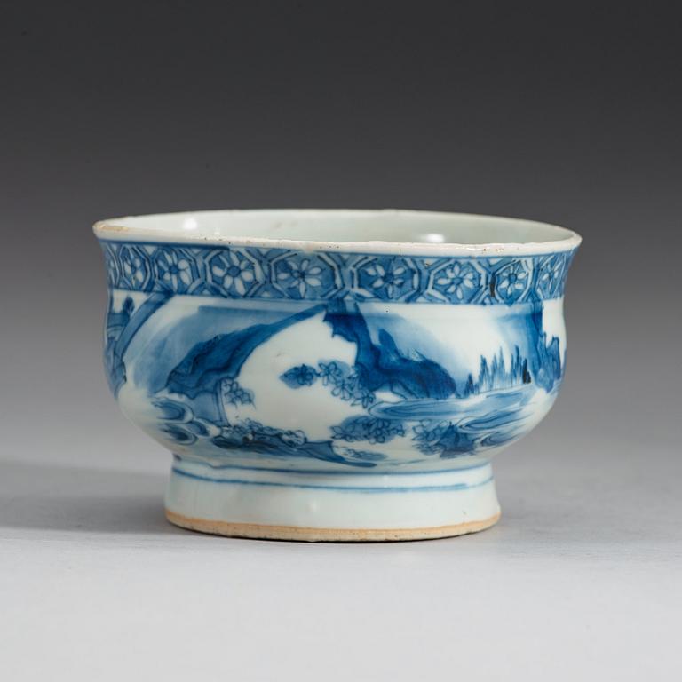 A blue and white censer, Qing dynasty, Kangxi (1662-1722).