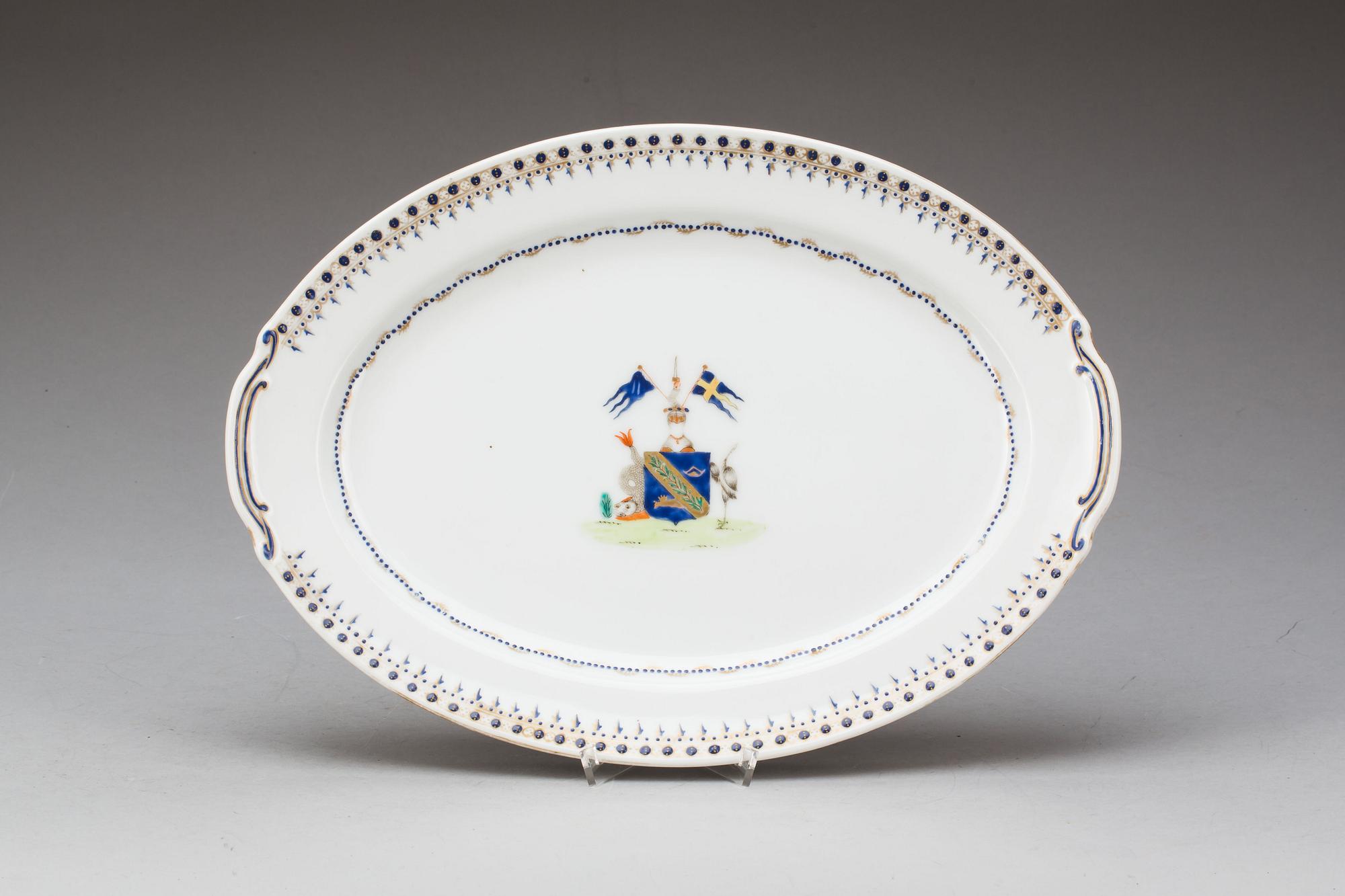 STEKFAT/VAPENFAT porslin, Europeisk tillverkning. 1800/1900-tal.