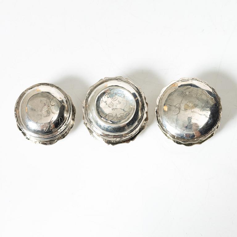 Kyrkdosor, tre stycken, silver, 17-1800-tal.