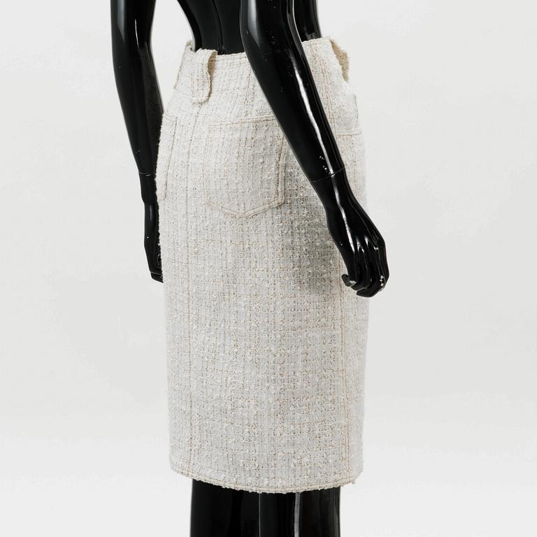 WOMENS TWO PIECE SUIT.