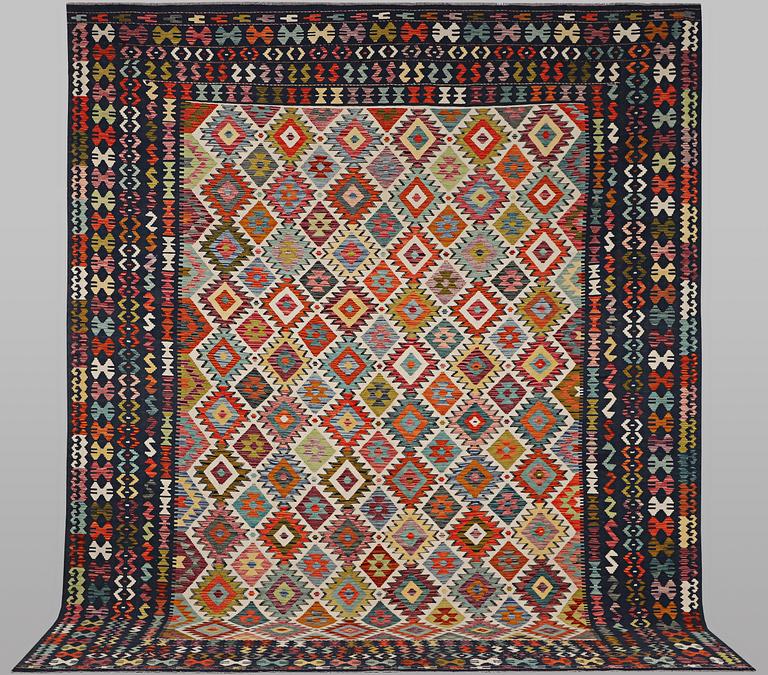 Matta, Kelim, ca 391 x 303 cm.