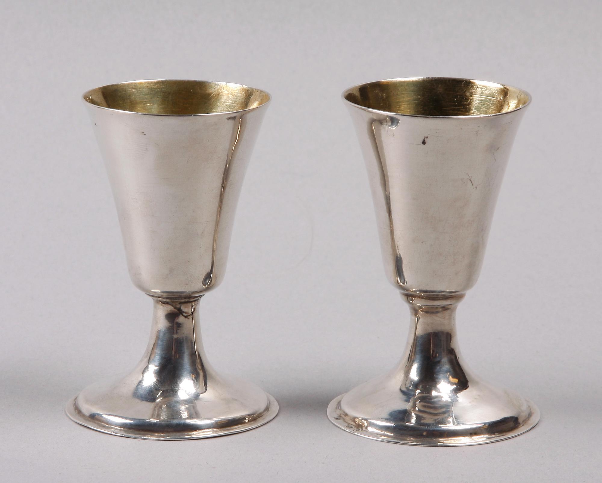 SUPKALKAR, ett par, silver, troligen C. Lundahl, Skara, verksam 1796-1818.