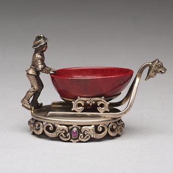 A Fabergé purpurin and silver salt-cellar, workmaster Erik Kollin, St. Petersburg before 1896. Scratched inventory no.