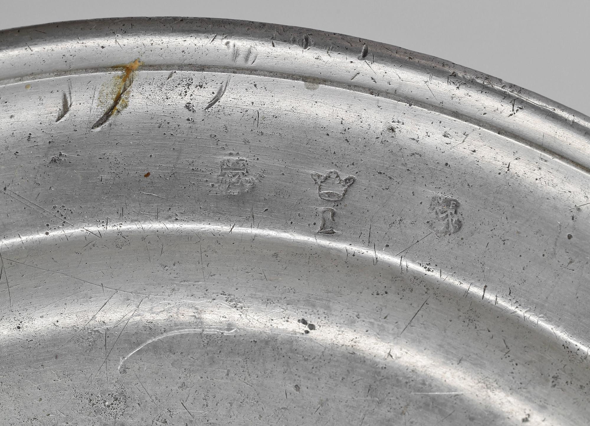 FAT samt SKÅLFAT, tenn, Västerås resp Karlshamn, 1700/1800-tal.