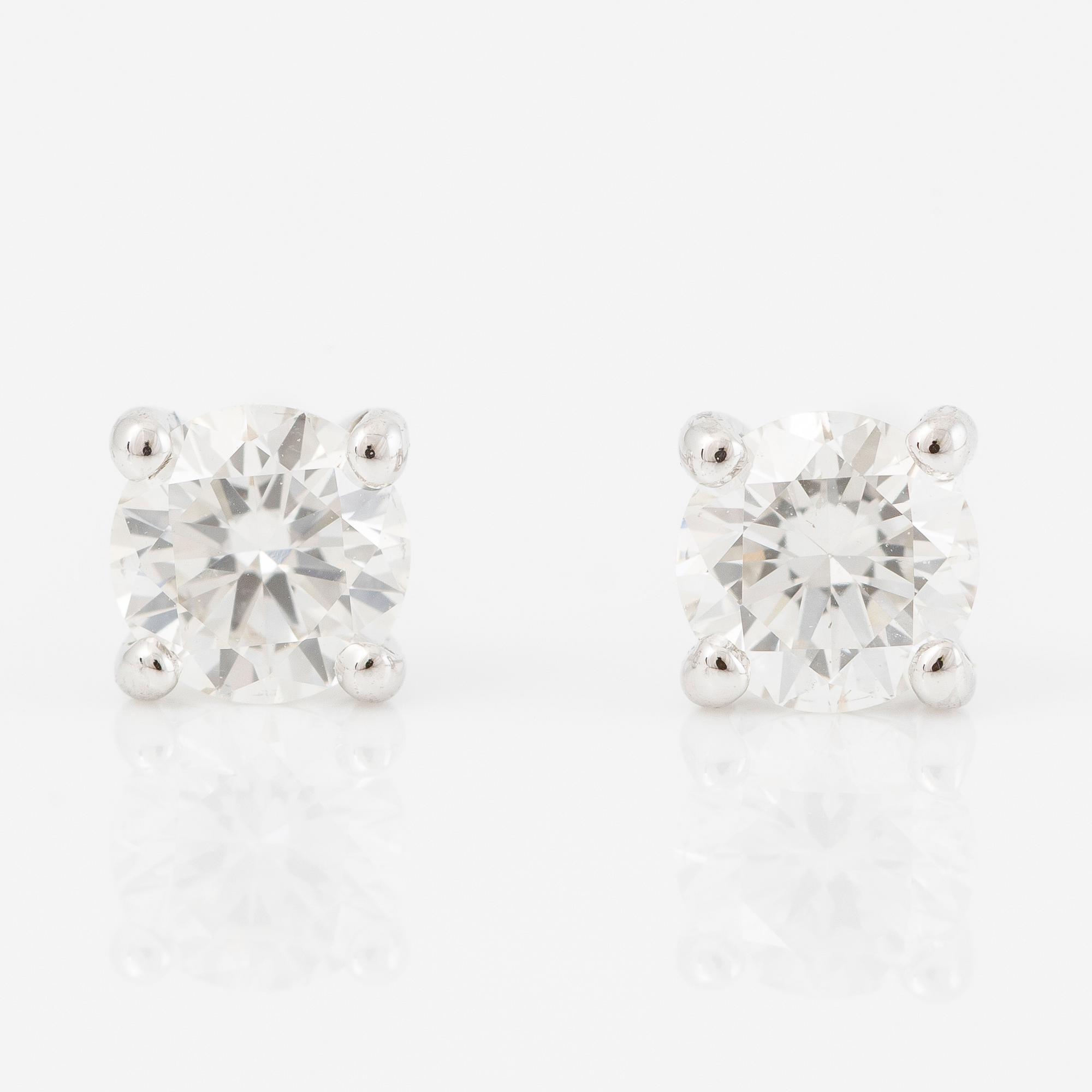 Örhängen 18K vitguld med briljantslipade diamanter.