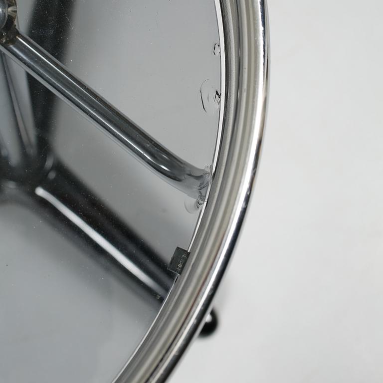 BORD, kromad metal och glas, 1900-talets andra hälft.