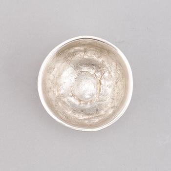 A swedish silver tumbler, mark of Henrik Nourin, Norrköping 1747.