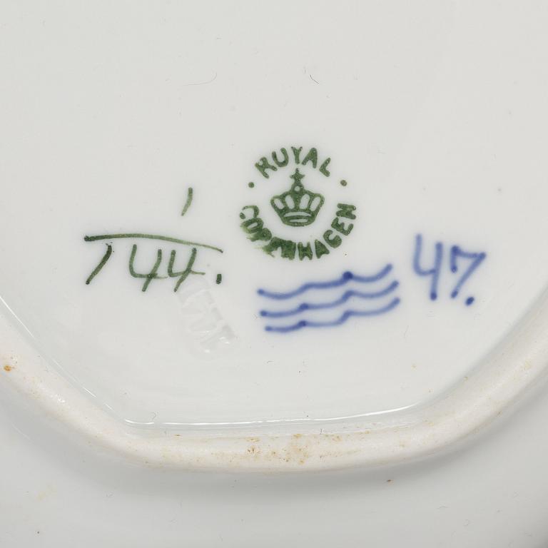 Service pieces, 5 pcs, porcelain, "Blue Fluted", Royal Copenhagen, Denmark.