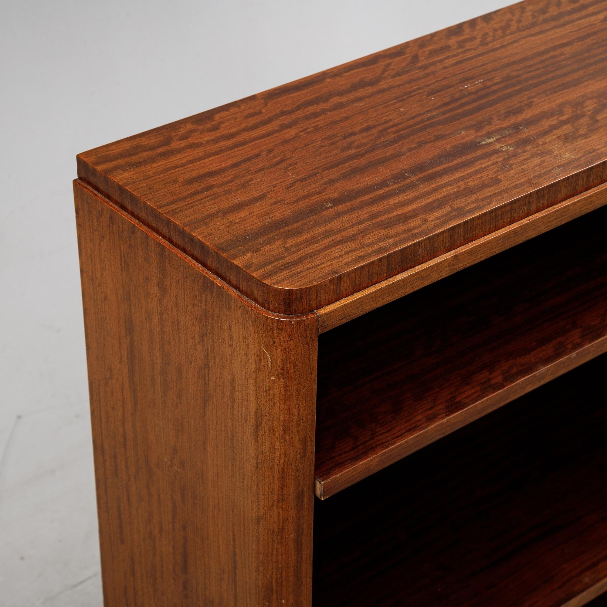 A mahogany veneered book shelf, Reiners Möbler, Mjölby, 1930's/40's.