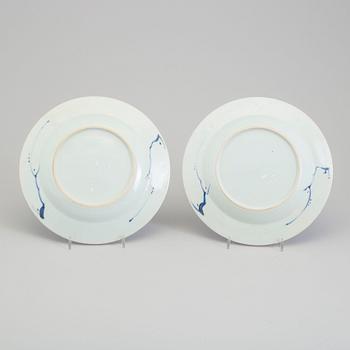 A pair of blue and white dishes, Qing dynasty, early 18th Century.