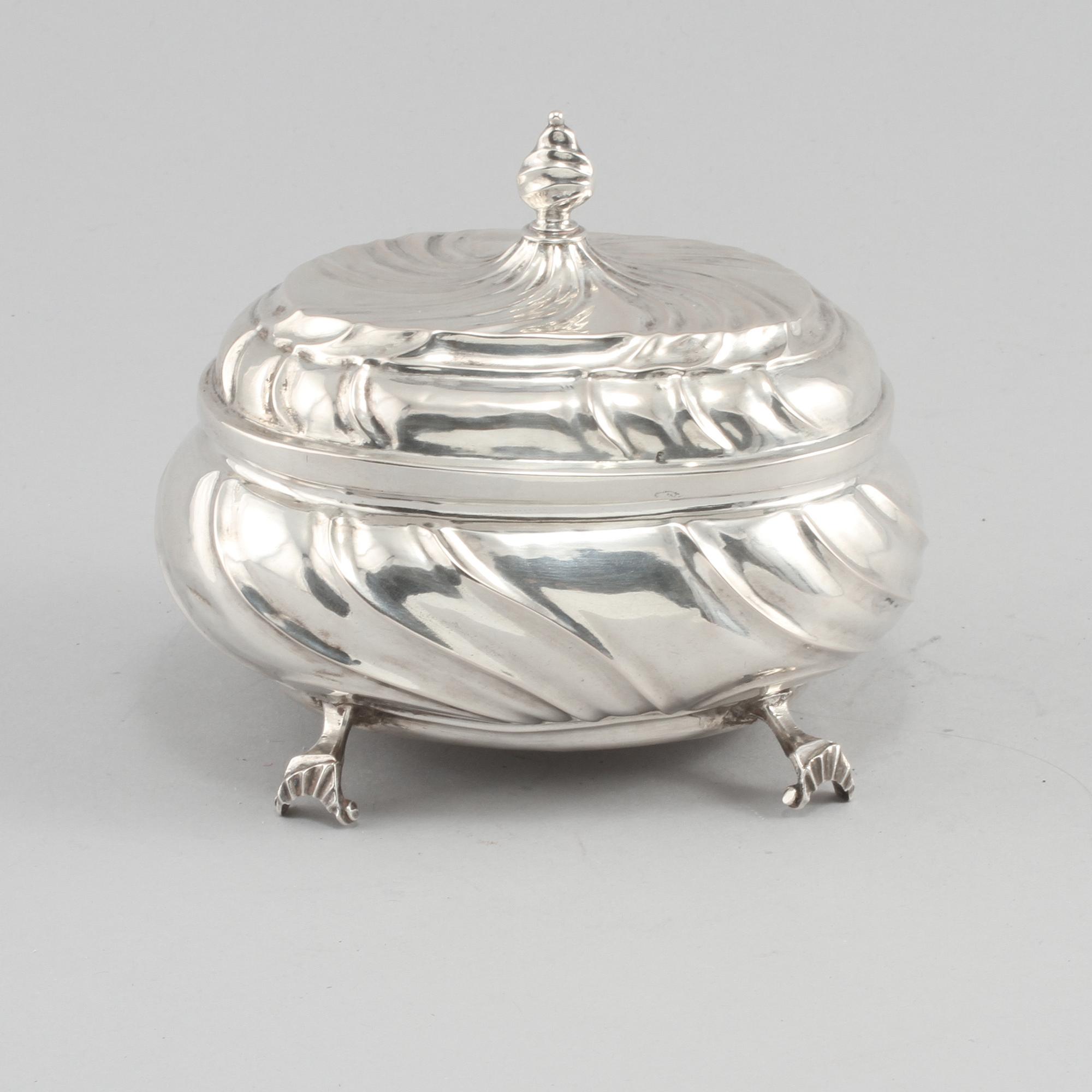 SOCKERSKRIN, silver, rokoko, Uppsala, 1700-tal, vikt 189 gram.