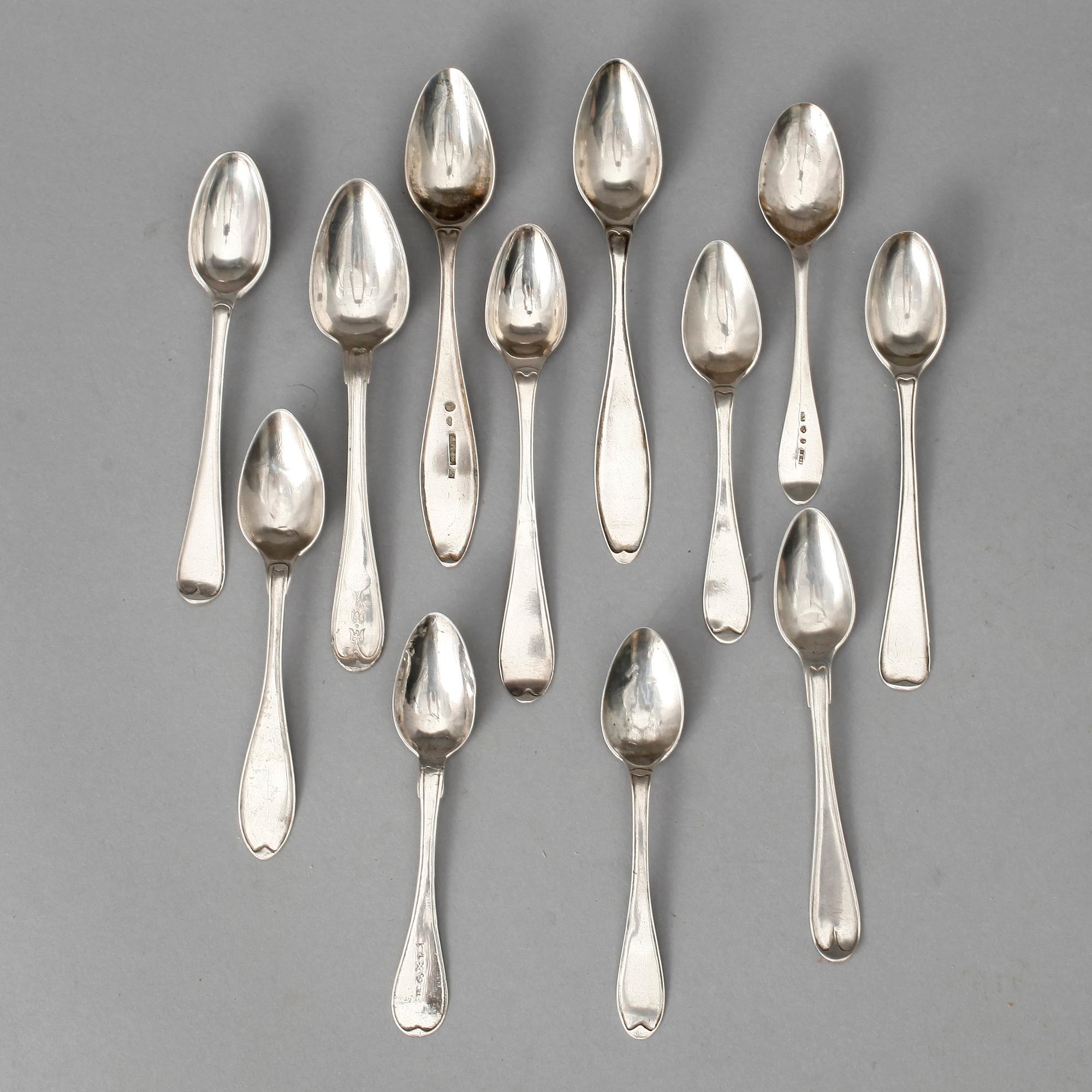 TESKEDAR, 12 st, silver, 1700-1800-tal. Bl a D. Schwart, Karlskrona, 1803. Tot vikt 170 gram.