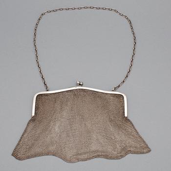 AFTONVÄSKA, silver, otydliga utländska stämplar, svenska importstämplar. Vikt ca 225 g.