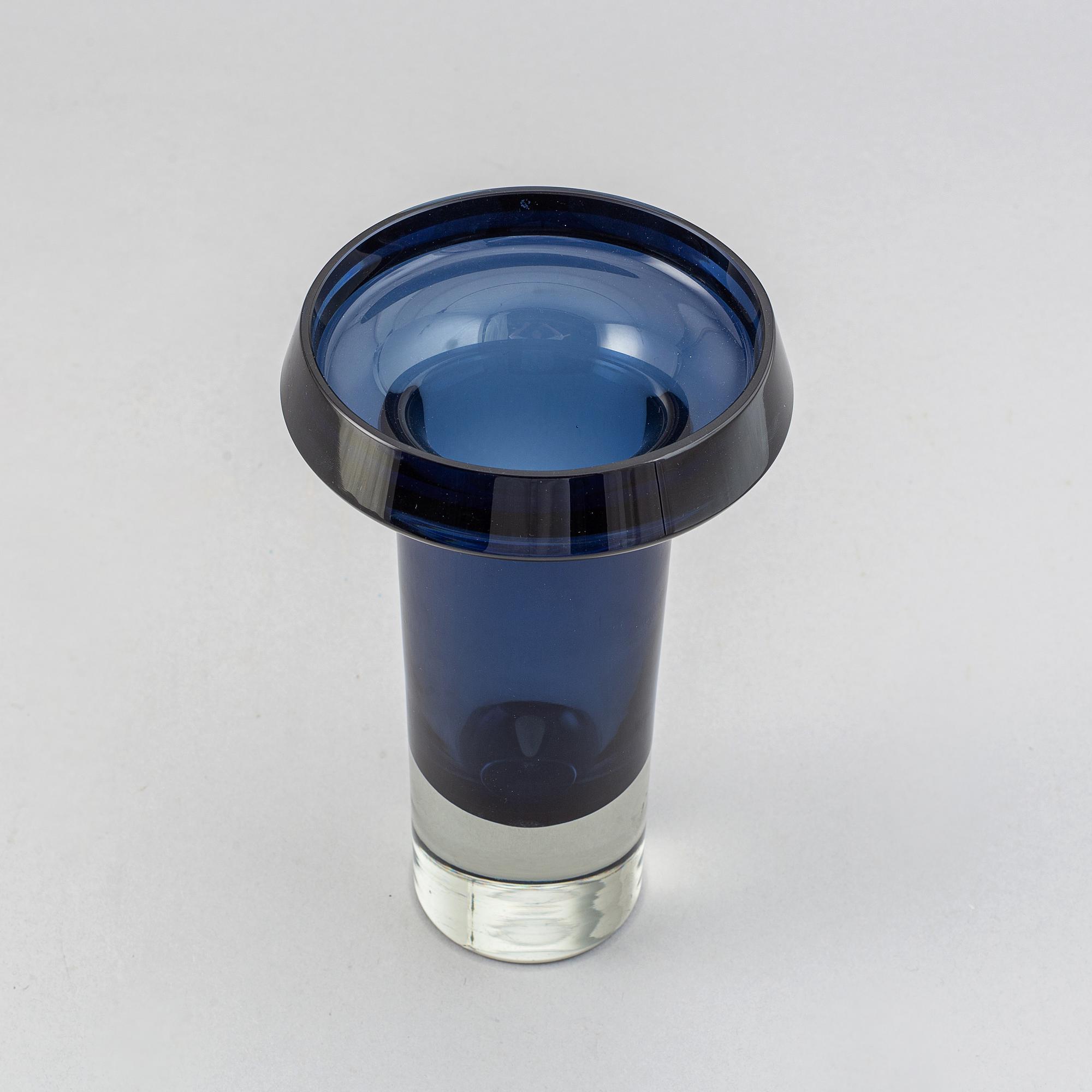 Kaj Franck, a 'KF 260' glass vase from Nuutajärvi Notsjö, Finland -63.