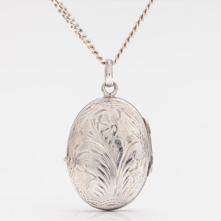 MEDALJONG/HALSBAND, sterling silver, granat.