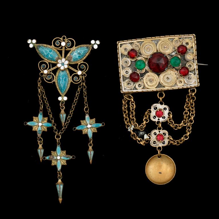 DRÄKTSMYCKEN, 3 delar, allmoge, en i silver, 18/1900-tal.