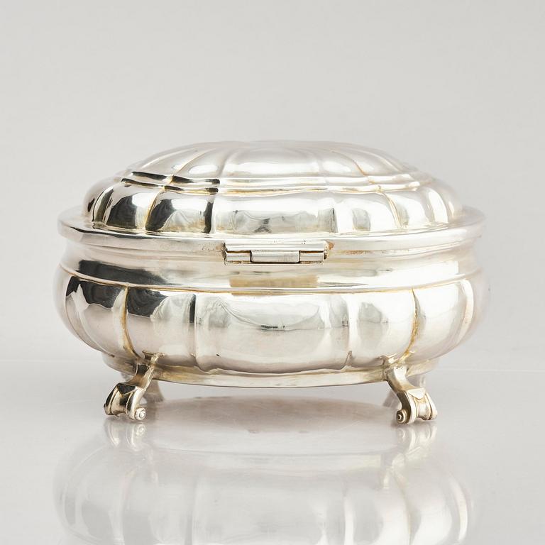 An 18th century silver suger-casket, mark of Johann Georg Pfister, Neisse, Silesia 1719.