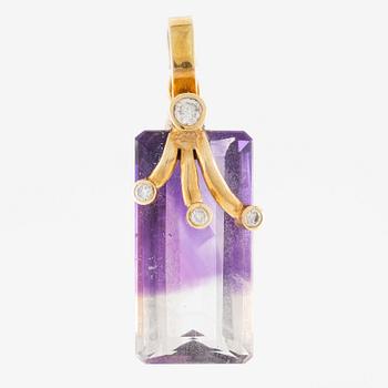 Hänge, 18K guld med ametist/klar kvarts och briljantslipade diamanter.