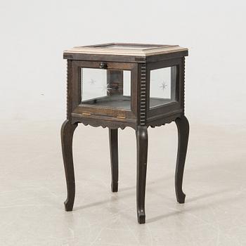 Display table, first half of the 20th century.