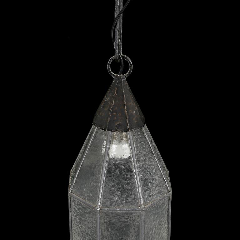 TAKLAMPA, 1900-talets början. Höjd 72 cm.