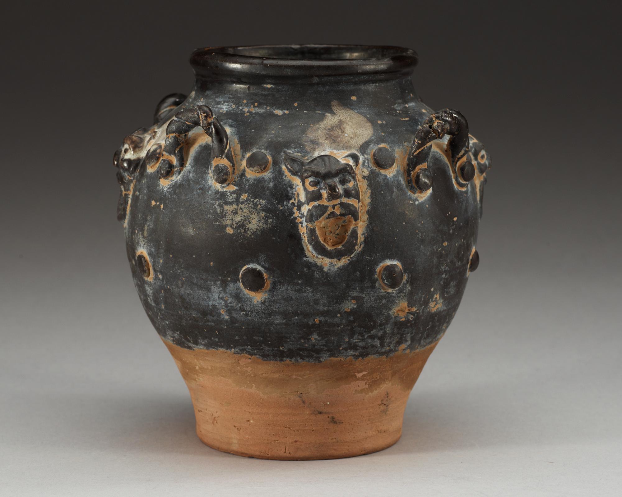 A black glazed jar, Tang dynasty (618-907).
