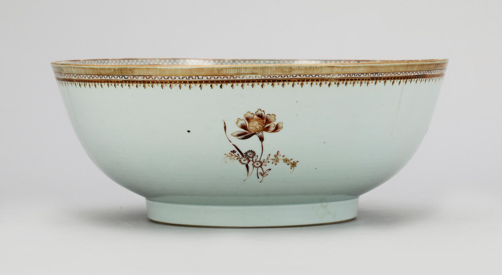 BÅLSKÅL, kompaniporslin. Qing dynastin, Qianlong (1736-95).