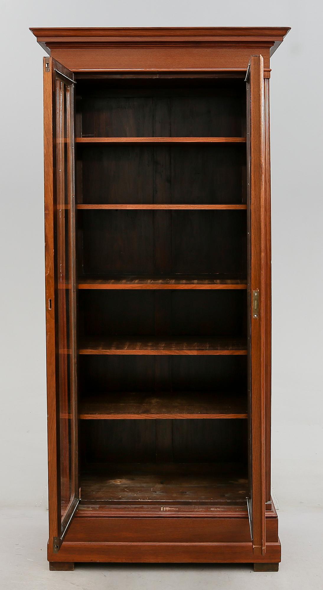 BOKSKÅP, 1800-talets andra hälft.