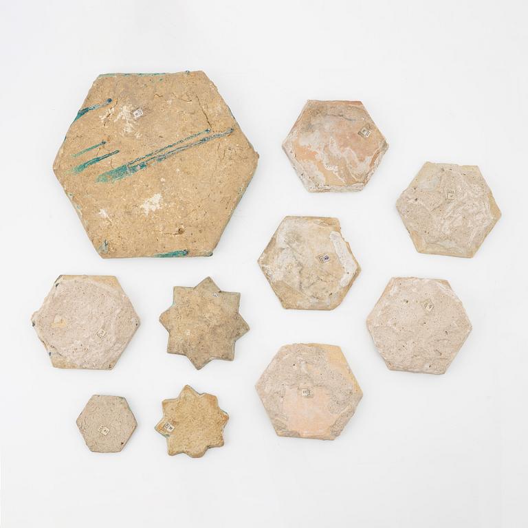 Kakelplattor, tio stycken, glaserat lergods, Qajardynastin Persien (Iran), 1800-tal.