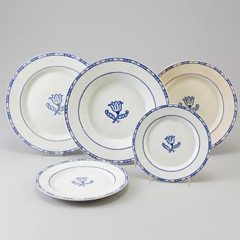 WILHELM KÅGE, servisdelar, 34 st, flintgods, "Holland", Gustavsberg.