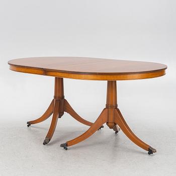 Dining table, English, in the style of George III, second half of the 19th century.