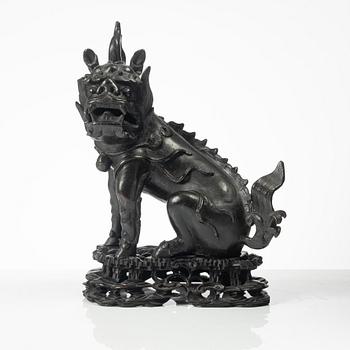 A Chinese bronze figure of a Qilin, late Qing dynasty / first part of the 20th century.
