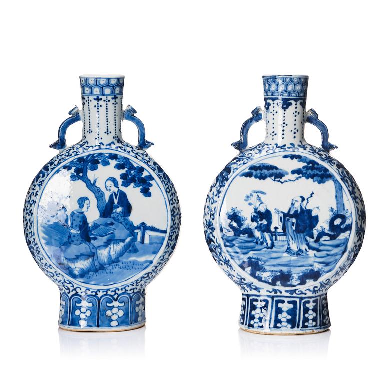 A matched pair of blue and white moon flasks, Qing dynasty, 19th century.