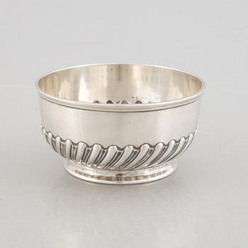 Te- och kaffeservis, 3 delar, samt sockerskål, silver, bl a E. Silver & Co, Sheffield, England 1946-47.