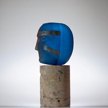 A unique Bertil Vallien sand cast glass sculpture, "Head", Kosta Boda 1999.