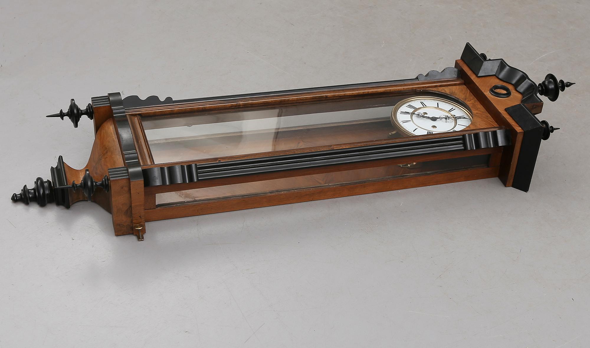 VÄGGUR, nyrenässans, Gustav Becker, 1900-talets första hälft.