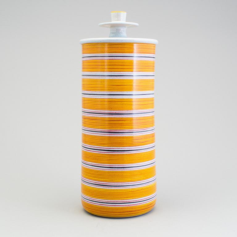 STIG LINDBERG, a lidded jar in faience, Gustavsberg 1960s.