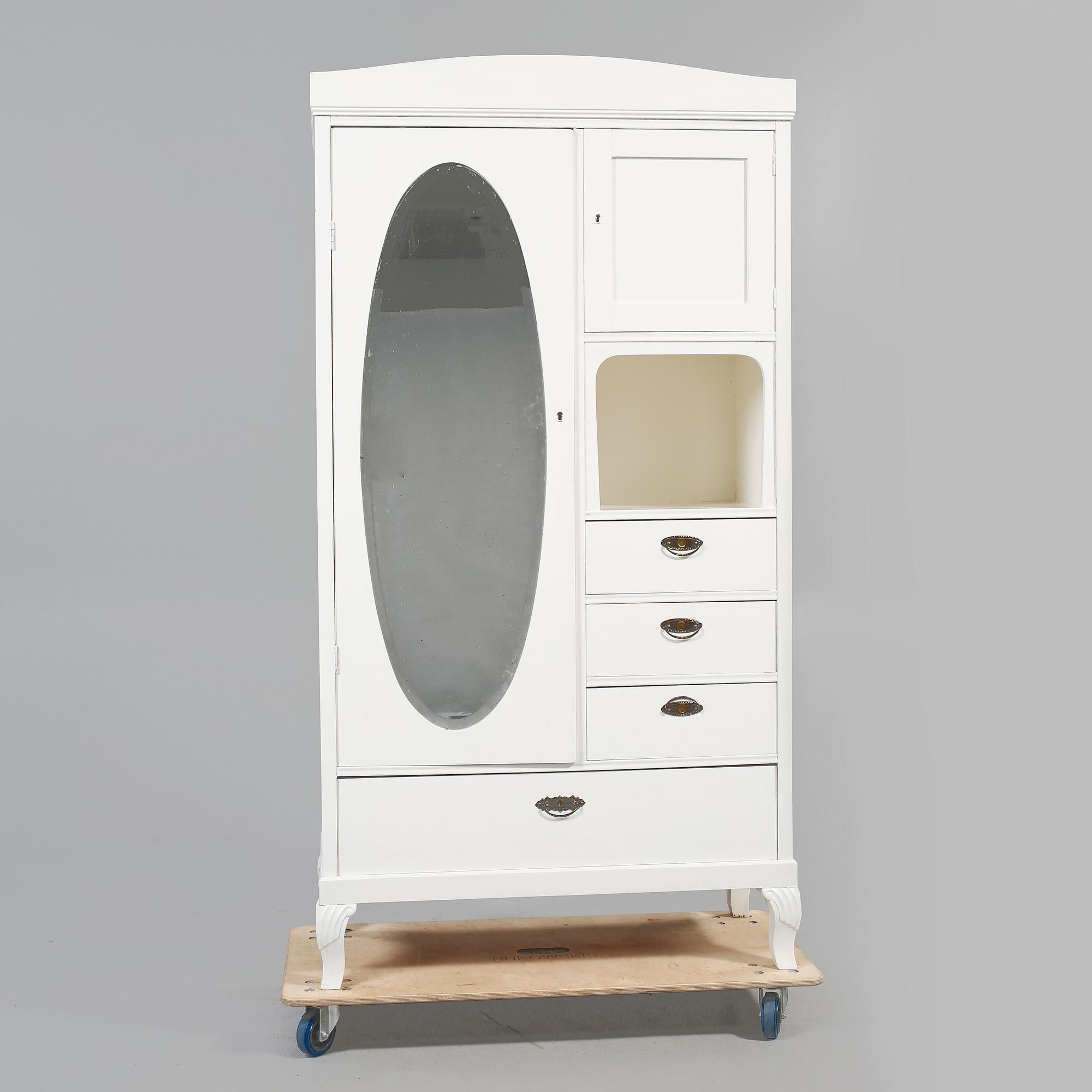 KLÄDSKÅP, jugend, 1900-talets början.