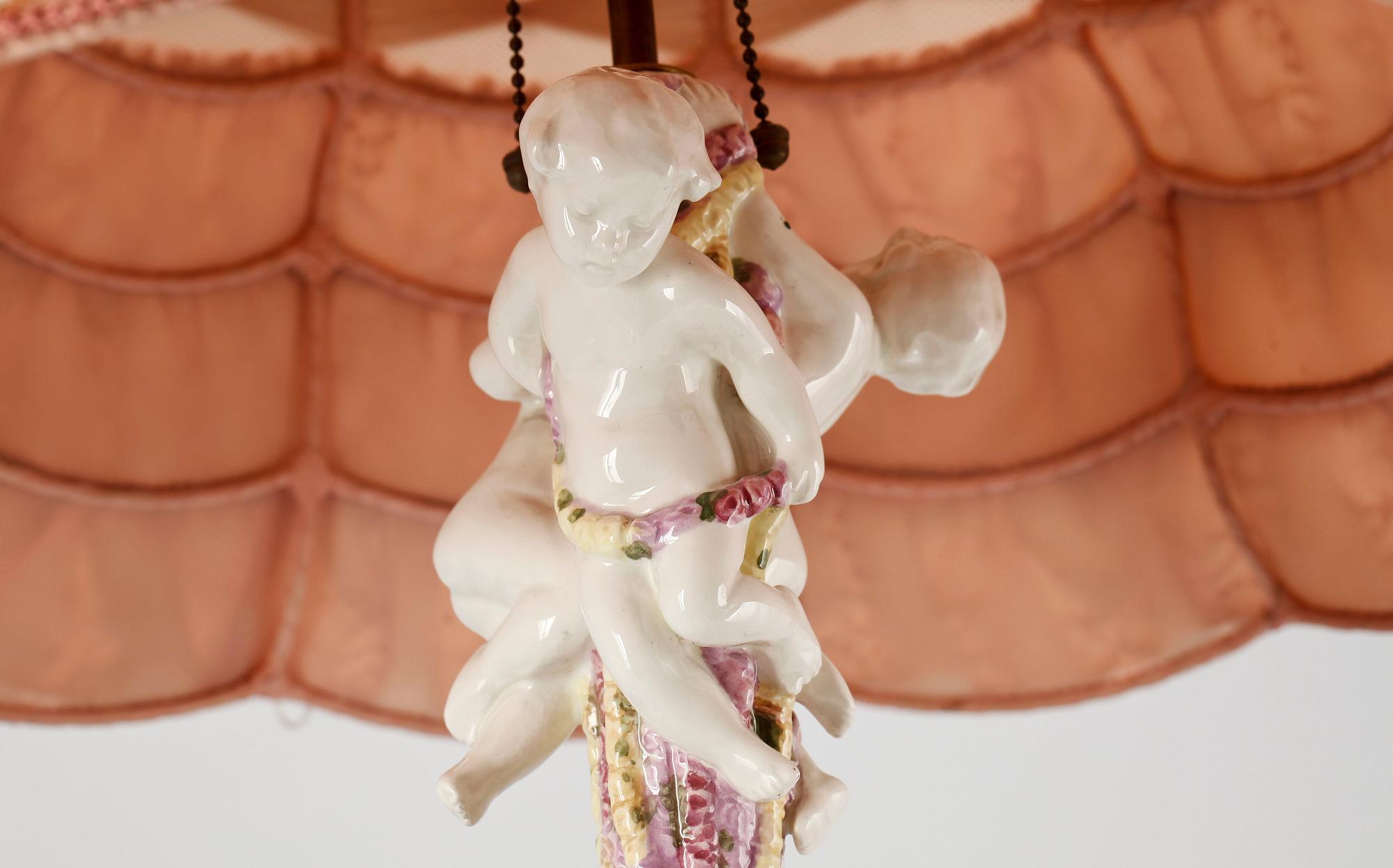 BORDSLAMPA, porslin, Goldscheider, Wien, 1900-talets mitt.