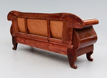 SOFFA, troligen Baltikum, 1800-talets första hälft.