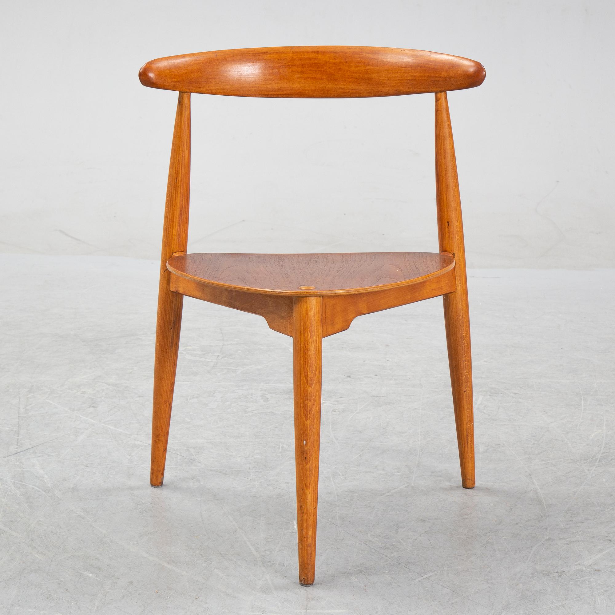 Hans J Wegner, a 'Hjertestolen' chair from Fritz Hansen, Denmark.