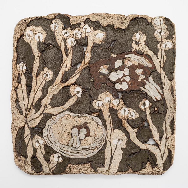 Francesca Mascitti-Lindh, A stoneware wall plaque, stoneware, signed FML, Arabia Finland.